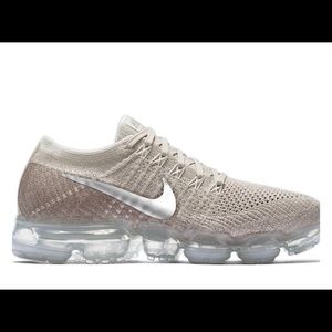 Nike Women's Athletic Shoes in Beige and Silver